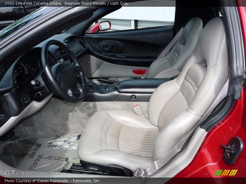 Magnetic Red II Metallic / Light Gray 2002 Chevrolet Corvette Coupe
