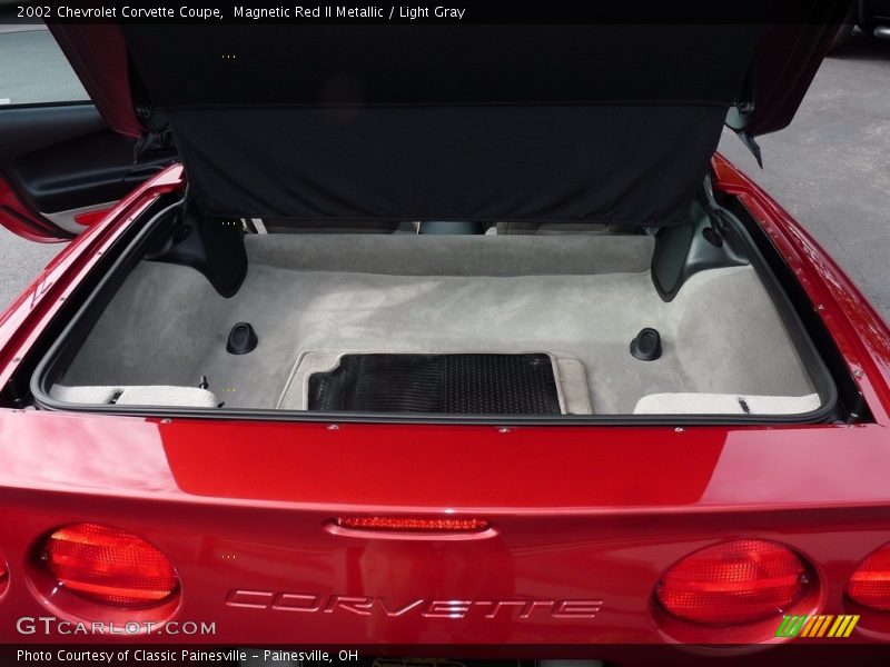 Magnetic Red II Metallic / Light Gray 2002 Chevrolet Corvette Coupe