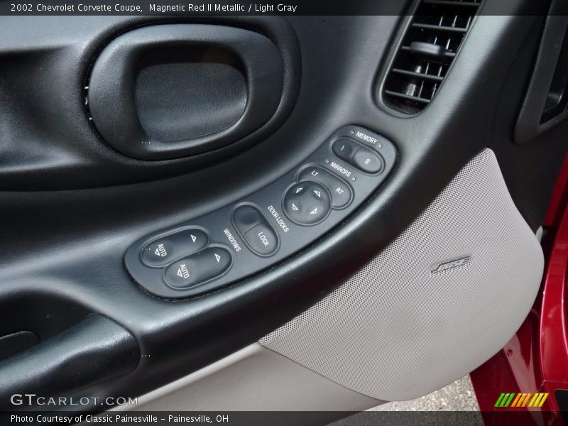 Magnetic Red II Metallic / Light Gray 2002 Chevrolet Corvette Coupe