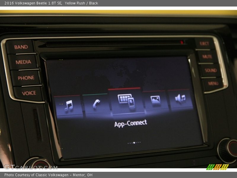 Yellow Rush / Black 2016 Volkswagen Beetle 1.8T SE
