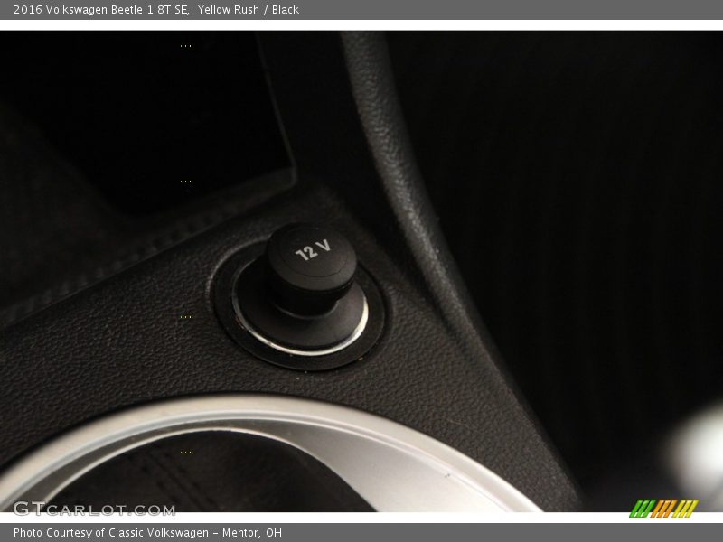 Yellow Rush / Black 2016 Volkswagen Beetle 1.8T SE