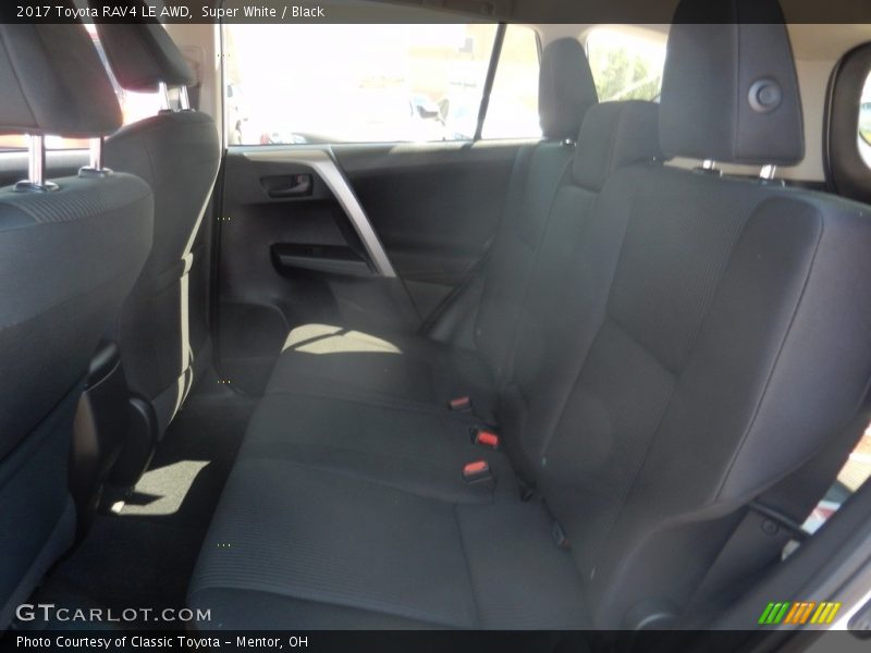 Super White / Black 2017 Toyota RAV4 LE AWD