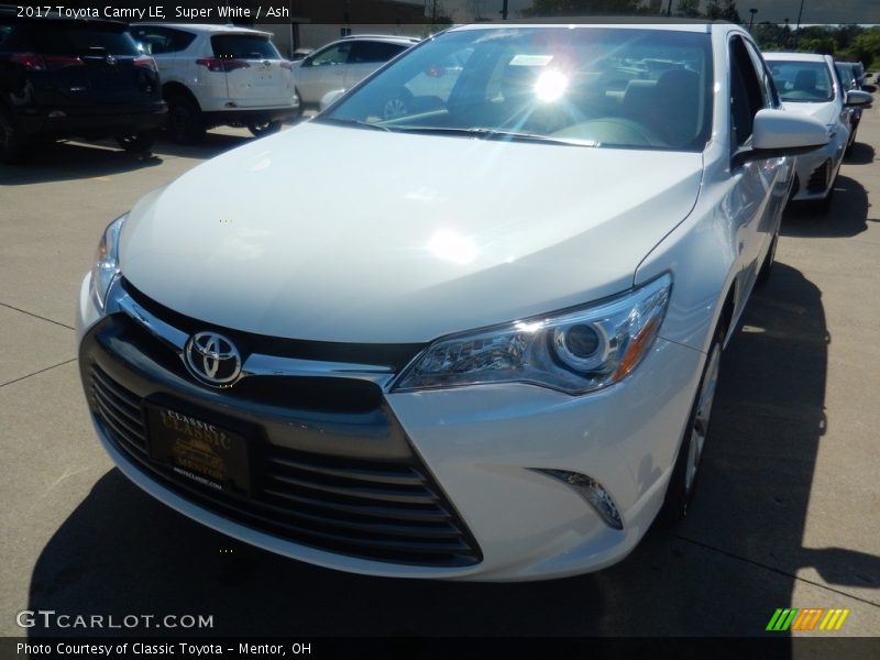 Super White / Ash 2017 Toyota Camry LE