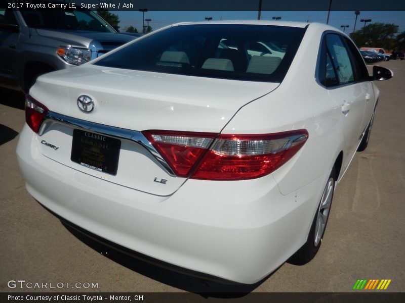 Super White / Ash 2017 Toyota Camry LE