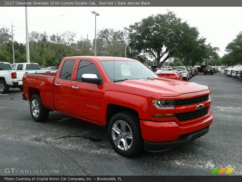 Front 3/4 View of 2017 Silverado 1500 Custom Double Cab