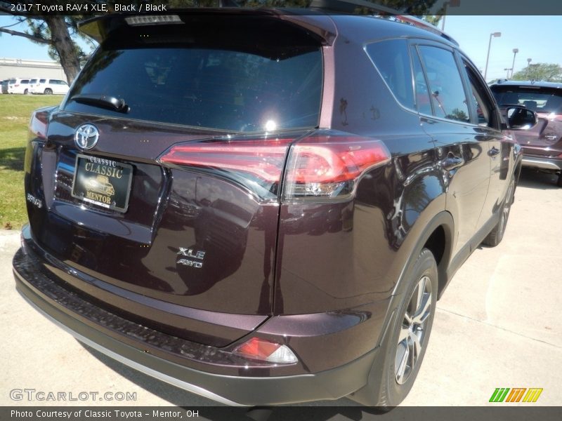 Black / Black 2017 Toyota RAV4 XLE