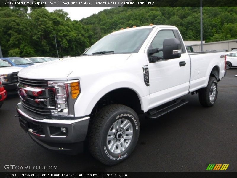 Oxford White / Medium Earth Gray 2017 Ford F250 Super Duty XLT Regular Cab 4x4