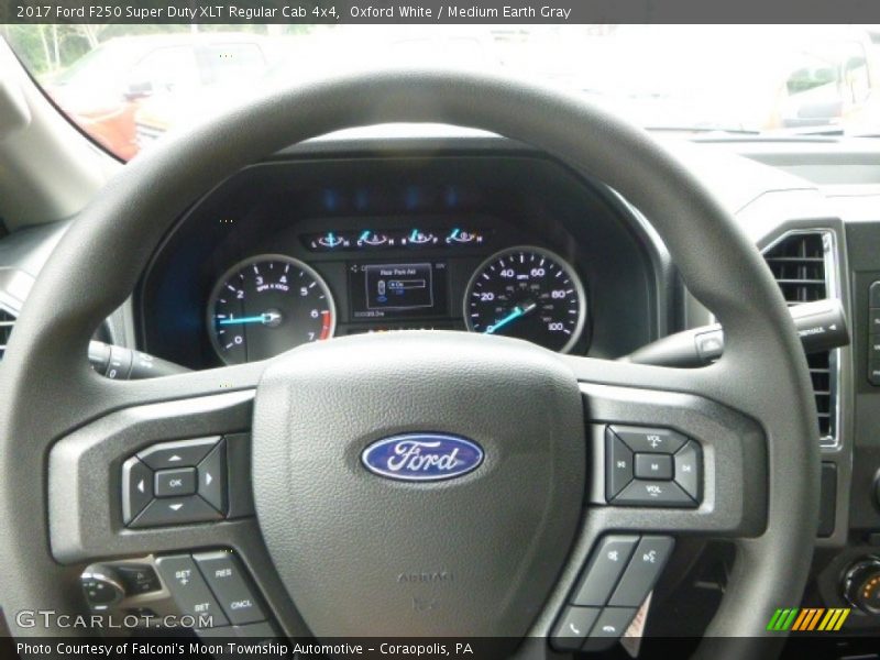 Oxford White / Medium Earth Gray 2017 Ford F250 Super Duty XLT Regular Cab 4x4
