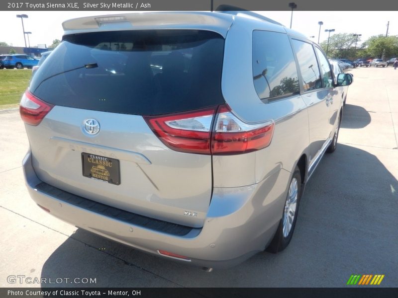 Silver Sky Metallic / Ash 2017 Toyota Sienna XLE