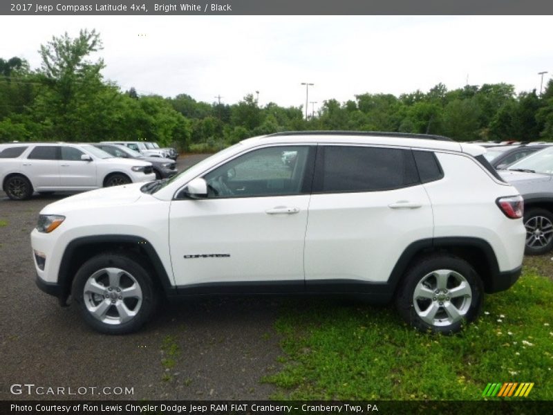 Bright White / Black 2017 Jeep Compass Latitude 4x4