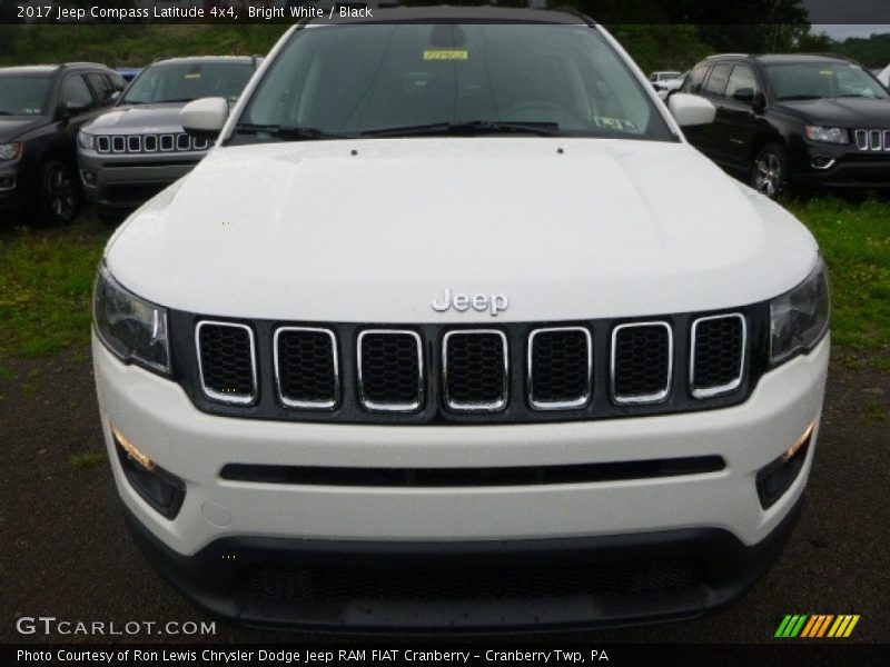 Bright White / Black 2017 Jeep Compass Latitude 4x4