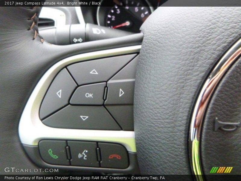 Bright White / Black 2017 Jeep Compass Latitude 4x4