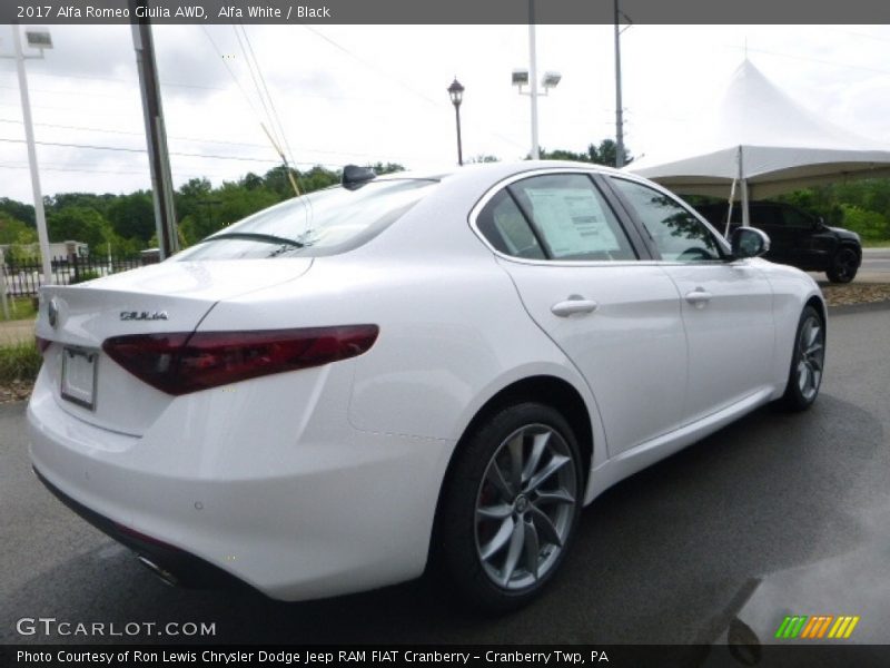 Alfa White / Black 2017 Alfa Romeo Giulia AWD
