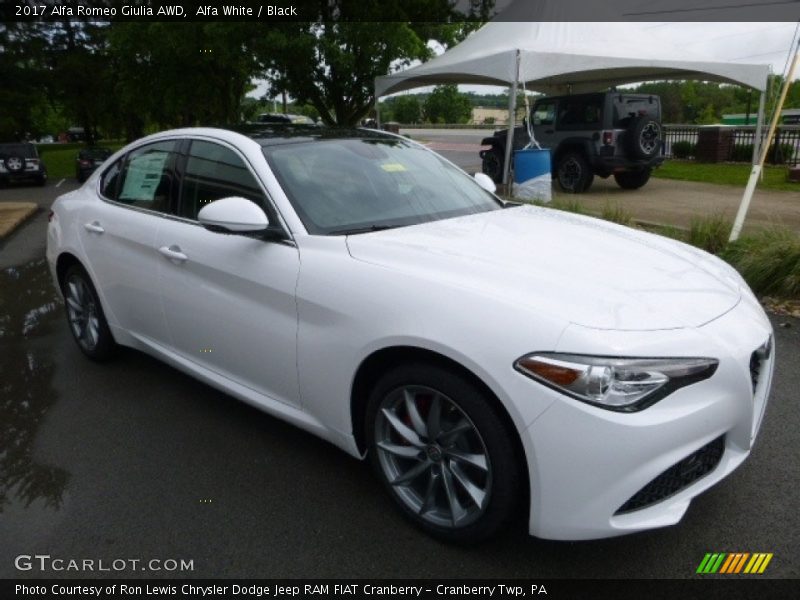 Alfa White / Black 2017 Alfa Romeo Giulia AWD