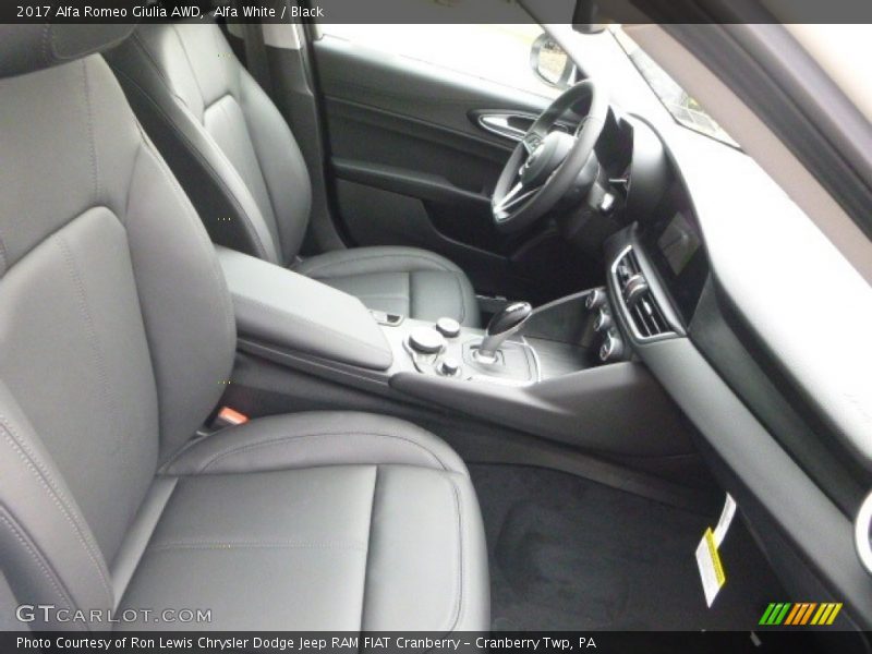 Alfa White / Black 2017 Alfa Romeo Giulia AWD