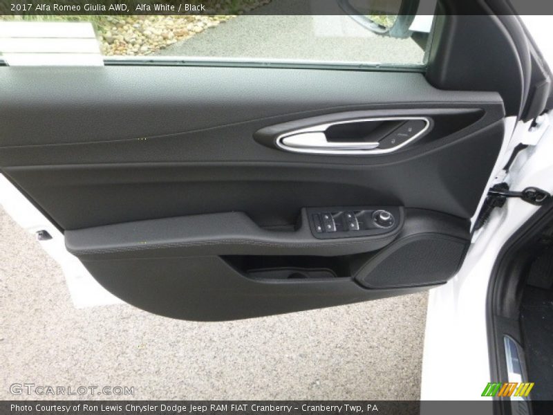 Alfa White / Black 2017 Alfa Romeo Giulia AWD