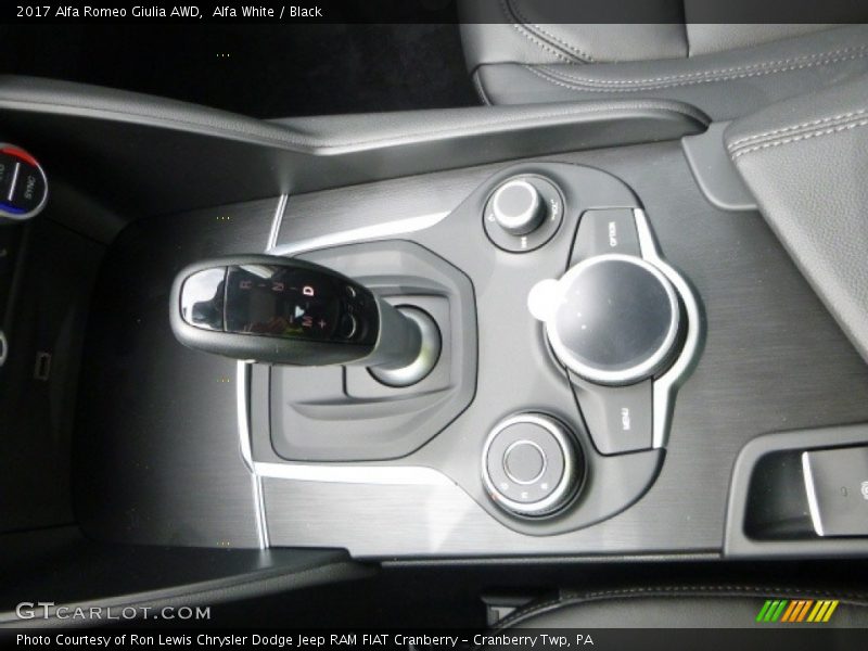 Alfa White / Black 2017 Alfa Romeo Giulia AWD