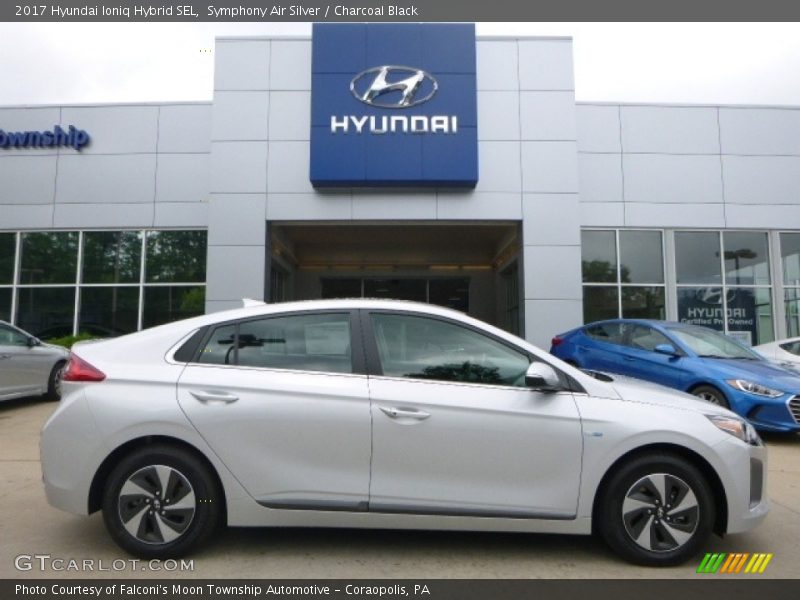 Symphony Air Silver / Charcoal Black 2017 Hyundai Ioniq Hybrid SEL