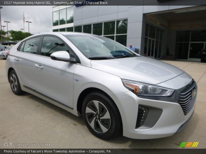 Front 3/4 View of 2017 Ioniq Hybrid SEL