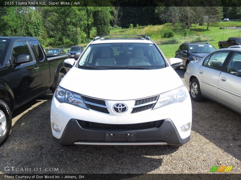 Super White / Ash 2015 Toyota RAV4 XLE