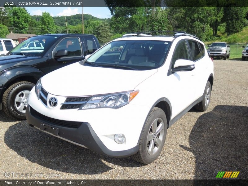 Super White / Ash 2015 Toyota RAV4 XLE