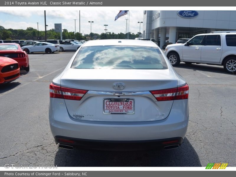 Classic Silver Metallic / Almond 2014 Toyota Avalon XLE