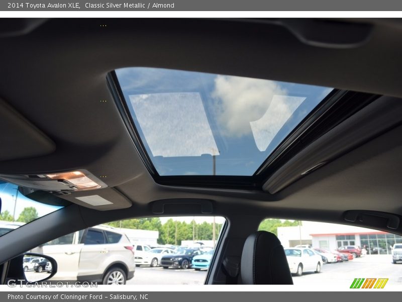 Classic Silver Metallic / Almond 2014 Toyota Avalon XLE