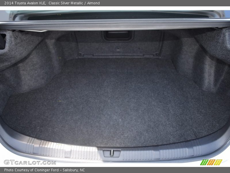 Classic Silver Metallic / Almond 2014 Toyota Avalon XLE