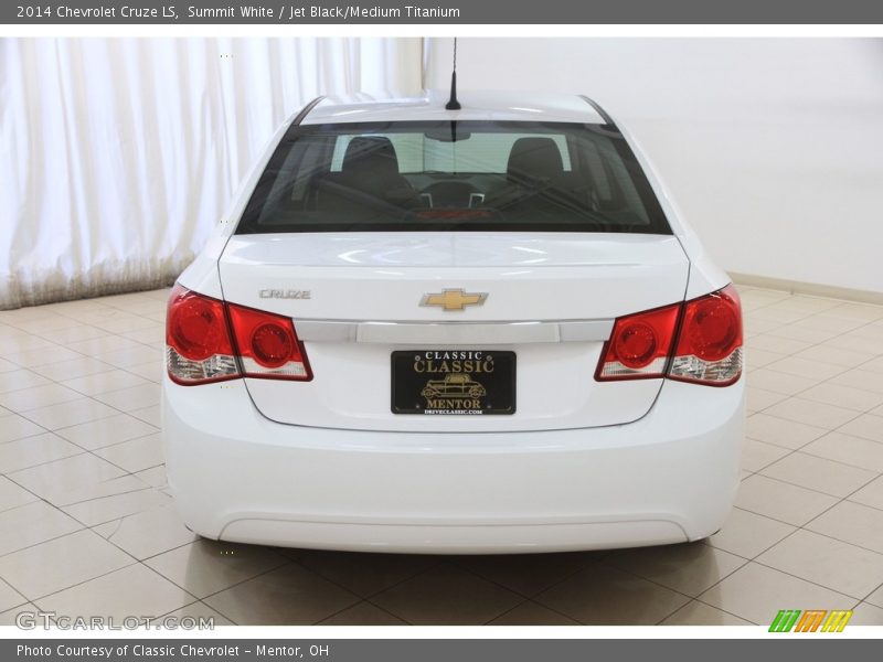 Summit White / Jet Black/Medium Titanium 2014 Chevrolet Cruze LS