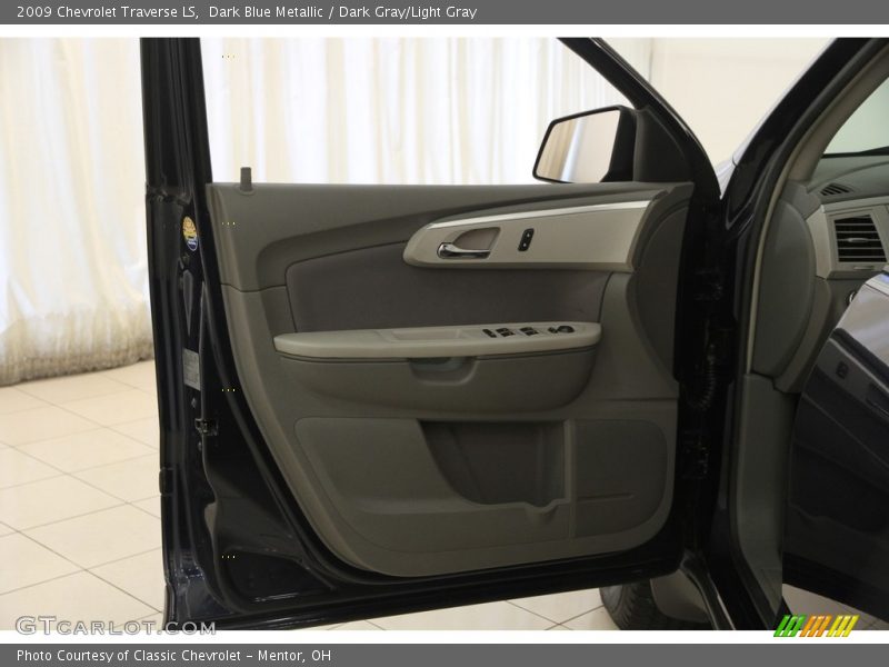 Dark Blue Metallic / Dark Gray/Light Gray 2009 Chevrolet Traverse LS