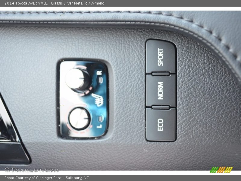 Classic Silver Metallic / Almond 2014 Toyota Avalon XLE