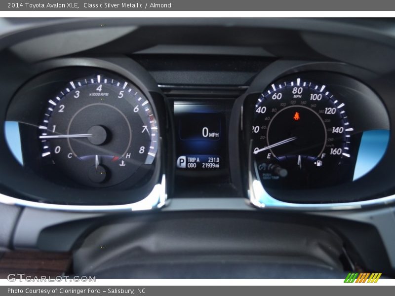 Classic Silver Metallic / Almond 2014 Toyota Avalon XLE