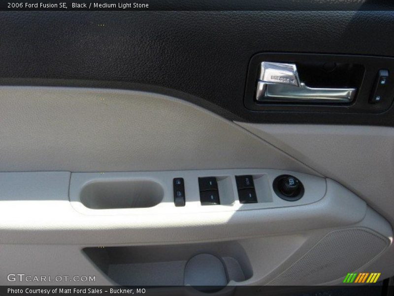 Black / Medium Light Stone 2006 Ford Fusion SE
