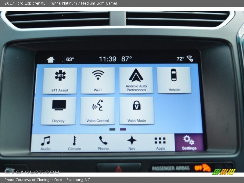 White Platinum / Medium Light Camel 2017 Ford Explorer XLT