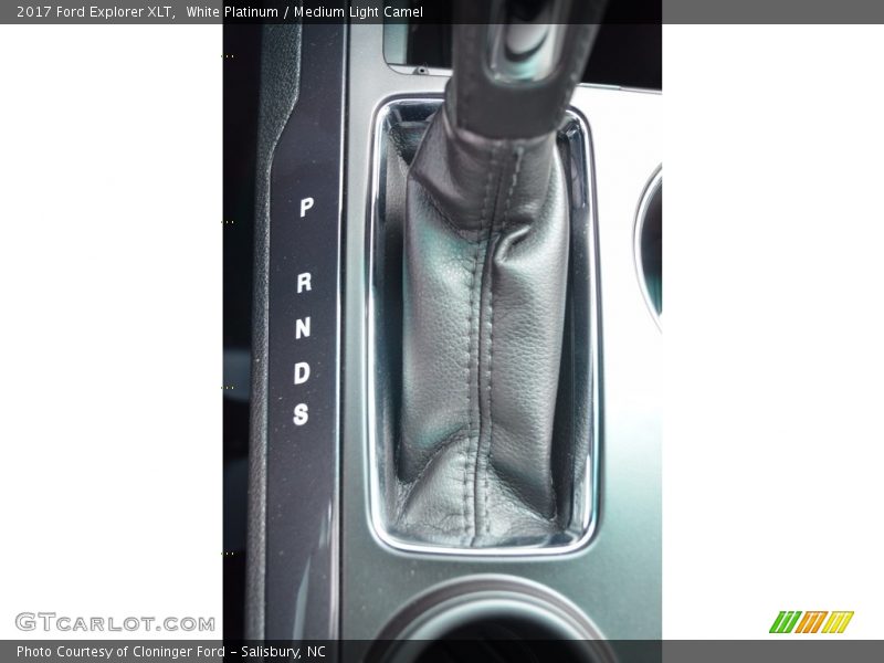 White Platinum / Medium Light Camel 2017 Ford Explorer XLT