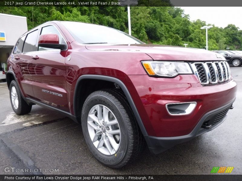 Velvet Red Pearl / Black 2017 Jeep Grand Cherokee Laredo 4x4