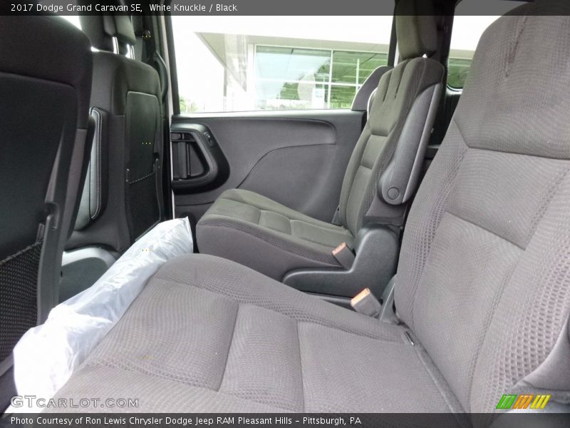 White Knuckle / Black 2017 Dodge Grand Caravan SE