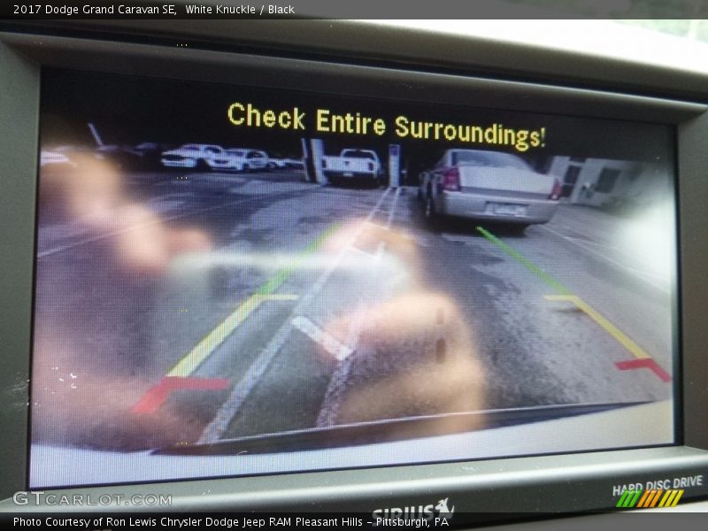 White Knuckle / Black 2017 Dodge Grand Caravan SE