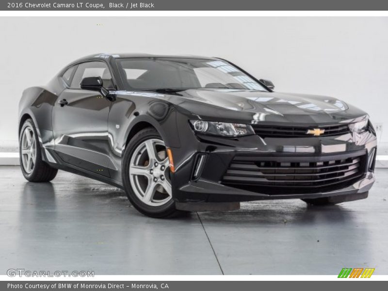 Front 3/4 View of 2016 Camaro LT Coupe