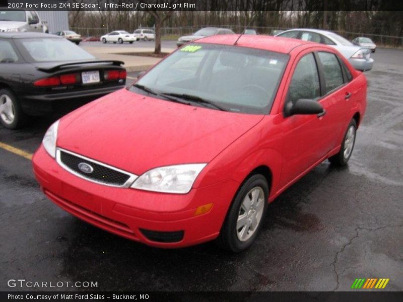 Infra-Red / Charcoal/Light Flint 2007 Ford Focus ZX4 SE Sedan