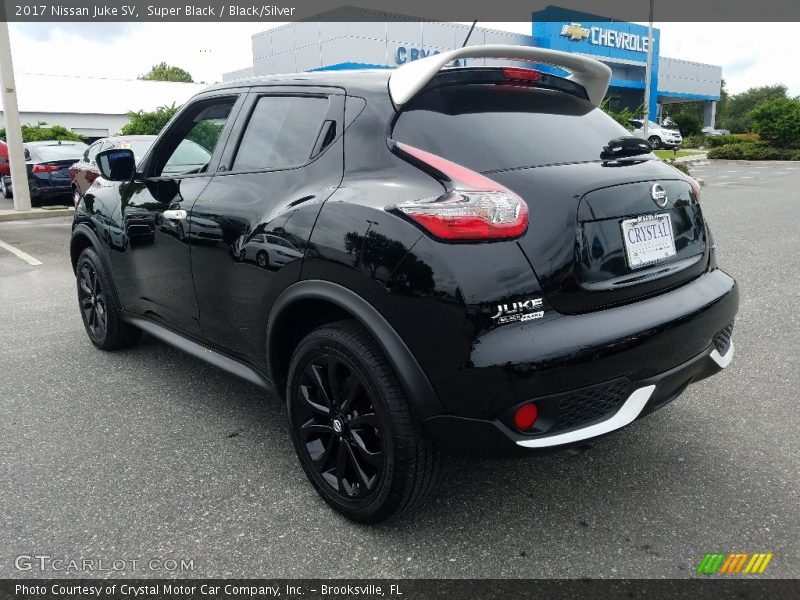 Super Black / Black/Silver 2017 Nissan Juke SV