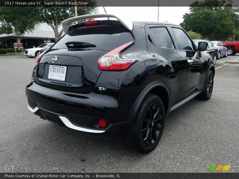 Super Black / Black/Silver 2017 Nissan Juke SV