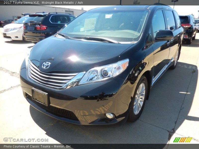 Midnight Black Metallic / Ash 2017 Toyota Sienna XLE