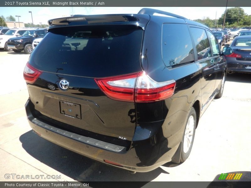 Midnight Black Metallic / Ash 2017 Toyota Sienna XLE