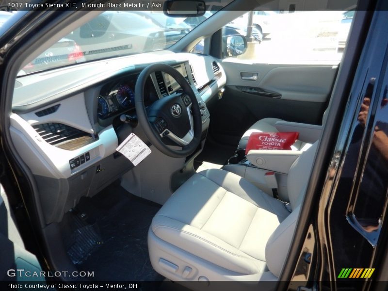 Midnight Black Metallic / Ash 2017 Toyota Sienna XLE