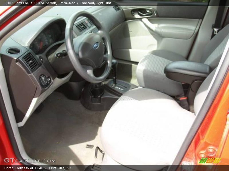 Infra-Red / Charcoal/Light Flint 2007 Ford Focus ZX4 SE Sedan