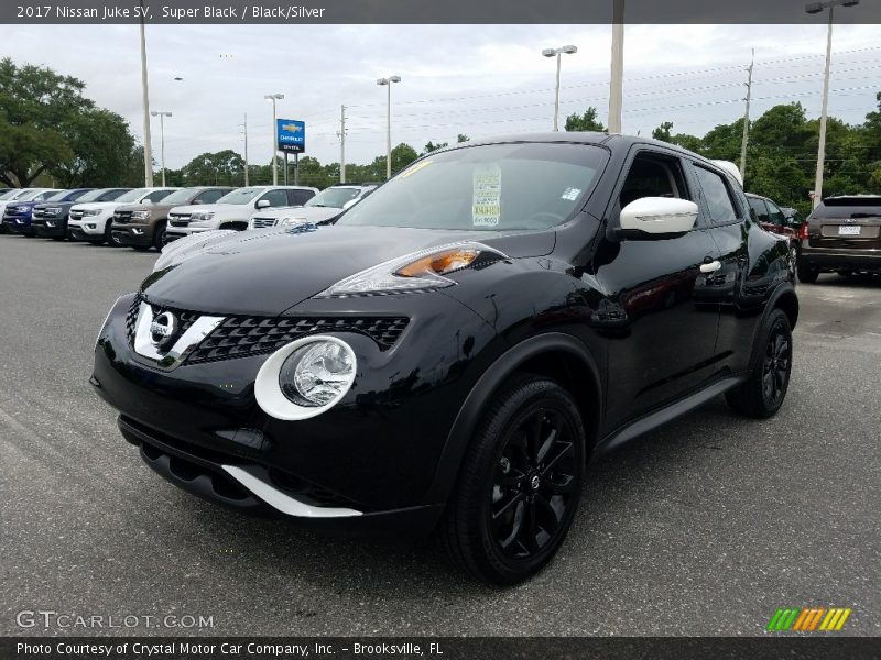 Super Black / Black/Silver 2017 Nissan Juke SV