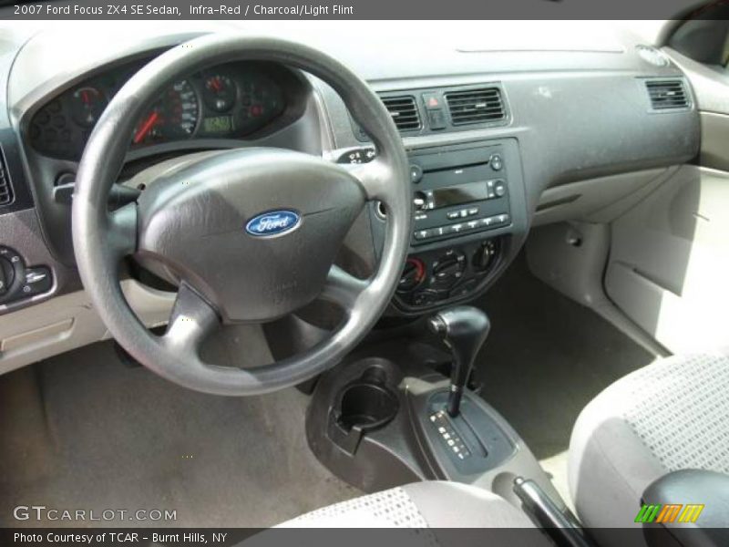 Infra-Red / Charcoal/Light Flint 2007 Ford Focus ZX4 SE Sedan