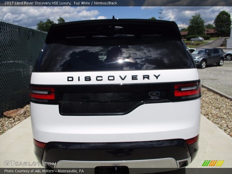 Fuji White / Nimbus/Black 2017 Land Rover Discovery HSE Luxury