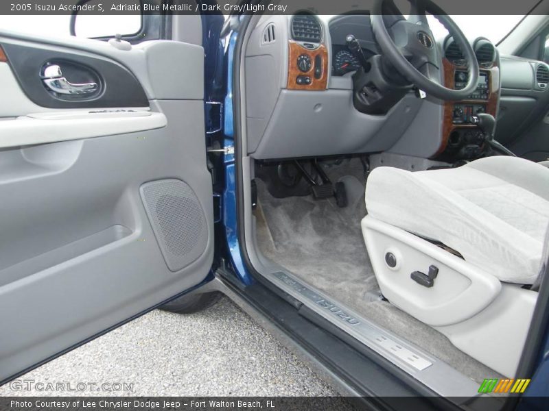 Adriatic Blue Metallic / Dark Gray/Light Gray 2005 Isuzu Ascender S